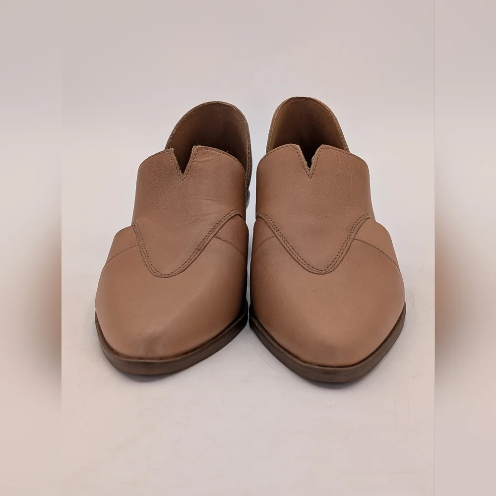 Lucky Brand Minnsy Sz US 9.5W / EU41 Leather Women Tan Slip-On Almond Toe Loafer
